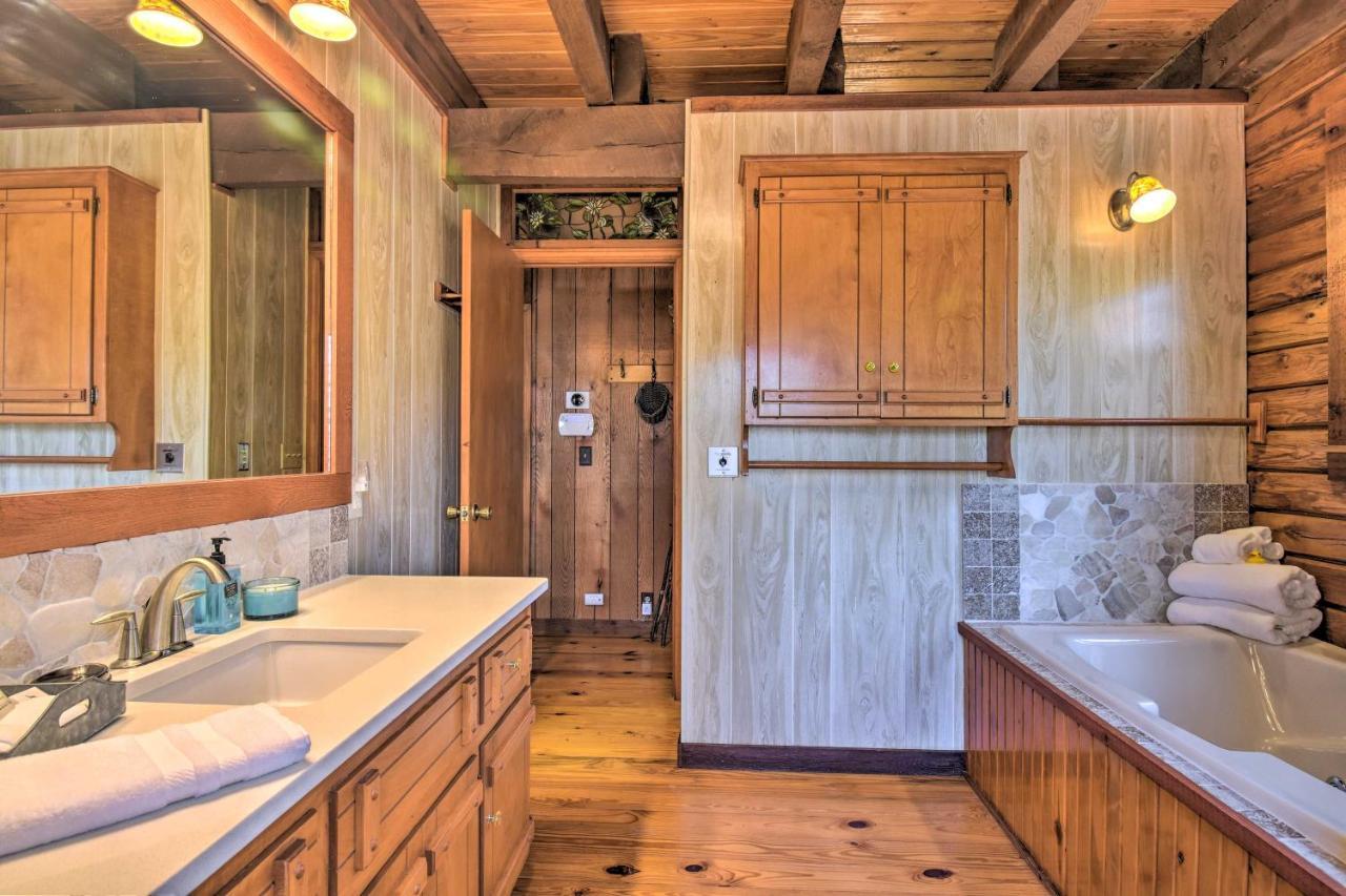 Luxury Pearcy Cabin With 5 Private Acres And Hot Tub! Экстерьер фото